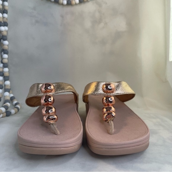 Fitflop Rose Gold Sandals Sleek Slip-On Design stylish Sandal Toe-post size 10 - Picture 2 of 10